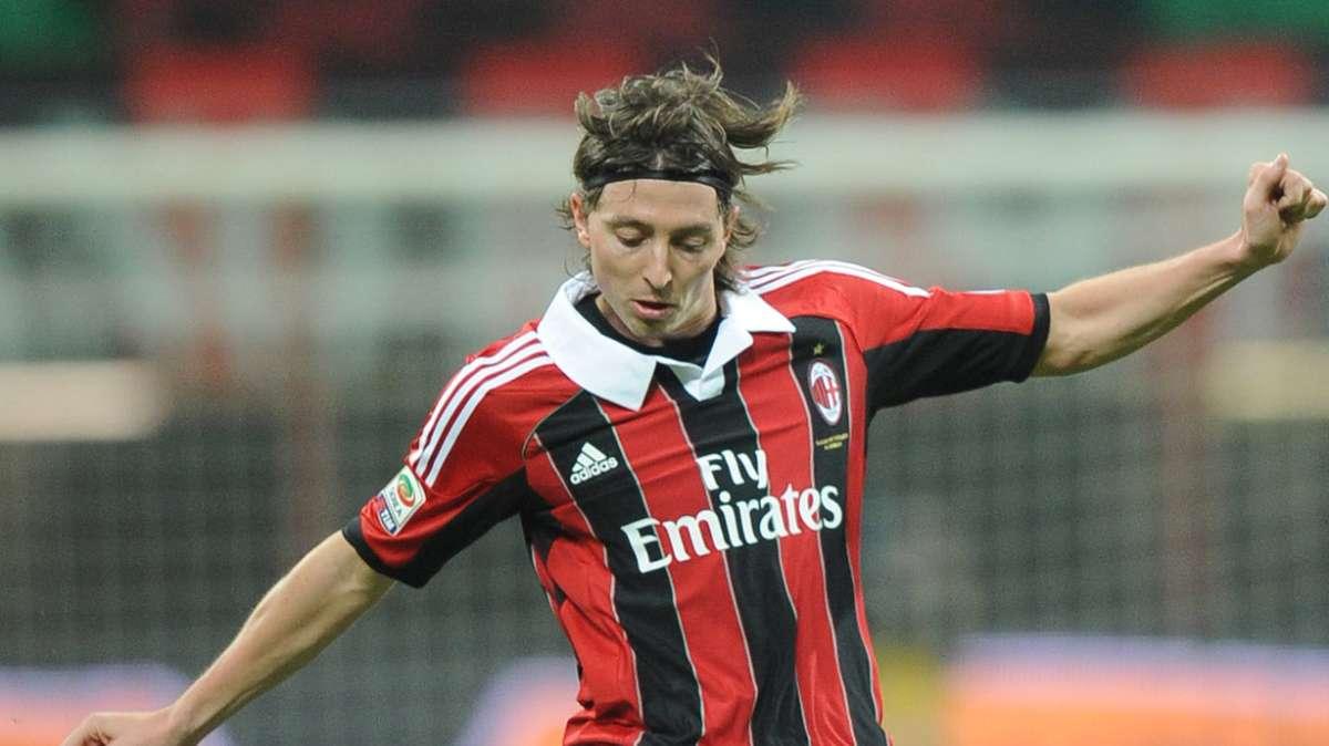 Montolivo: "Non sono pentito di essere qui, voglio vincere con questa maglia. D'ora in poi vedrete un nuovo Milan, se domenica segno non esulto"