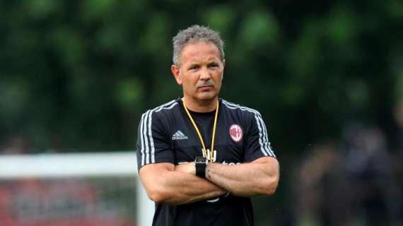 Mihajlovic in conferenza: "Se Romagnoli lascia la Roma viene da noi. Ibra? Non so se ha i soldi per l'aereo..."