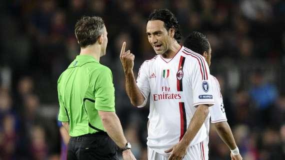 Barcellona, Dani Alves: "Grande personalità dell'arbitro"