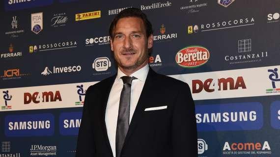 Totti: "Dybala alla Roma? Non dipende solo da lui. A Zaniolo non ho consigli da dare"