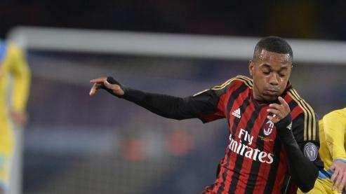 Ag. Robinho: "Di sicuro non torna al Milan. Da trovare ancora una soluzione per giugno"