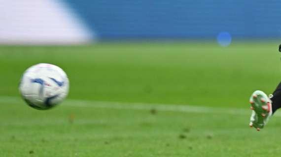 Blackout parziale durante Milan-Torino. I tifosi accendono le torce dei cellulari
