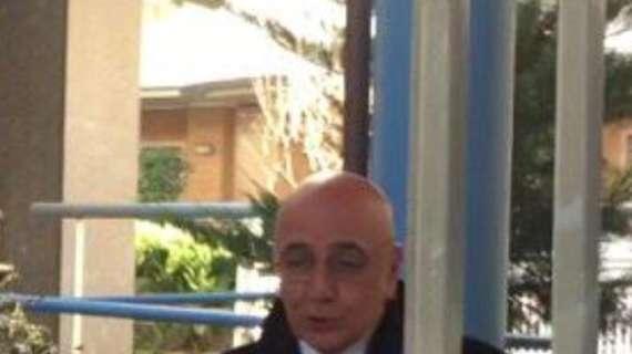 FOTO - Galliani a casa Destro per convincere il giocatore