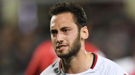 Gazzetta - Milan, anche Calhanoglu in bilico: piace in Germania