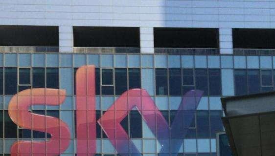 Serie A, lega compatta sui diritti televisivi: Sky chiede uno sconto tra i 120 e 280 milioni
