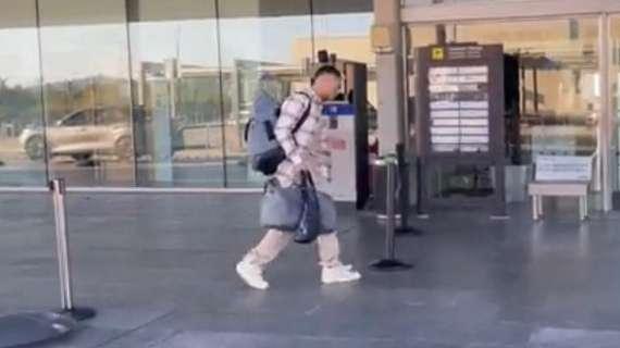 VIDEO - Dest verso Milano: la partenza del terzino americano da Barcellona