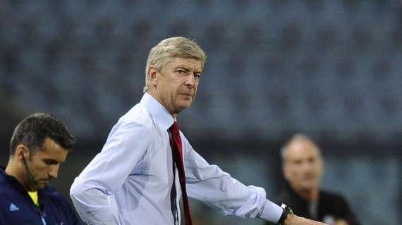 Le mani di Wenger su Götze