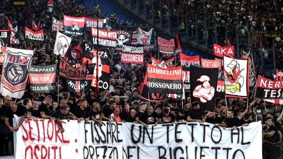 La coreografia di protesta della Curva Sud: "Settore ospiti, fissare un tetto al prezzo del biglietto"