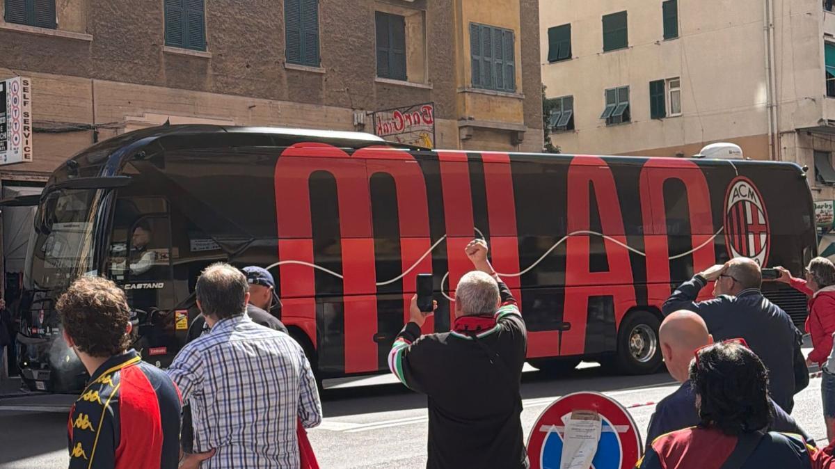VIDEO MN - Oggi si inizia presto: il pullman del Milan è arrivato al Ferraris