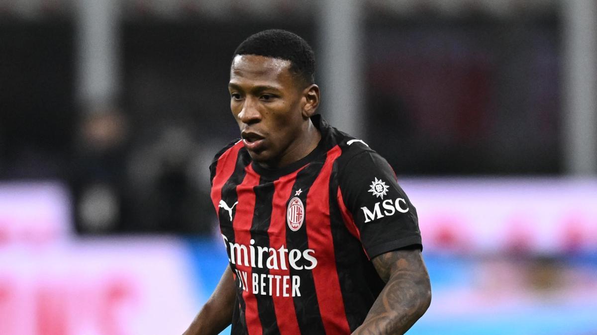 Milan-Inter, le formazioni ufficiali: c'è Estupinan, confermati Leao e Pulisic
