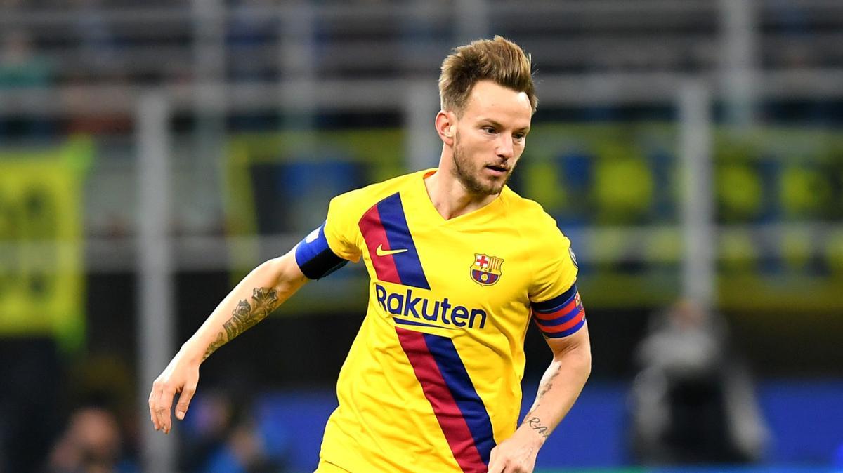 Modric ha scelto di restare perché vuole vincere un trofeo con il Milan. Rakitic non ha dubbi: "State certi che ci riuscirà"