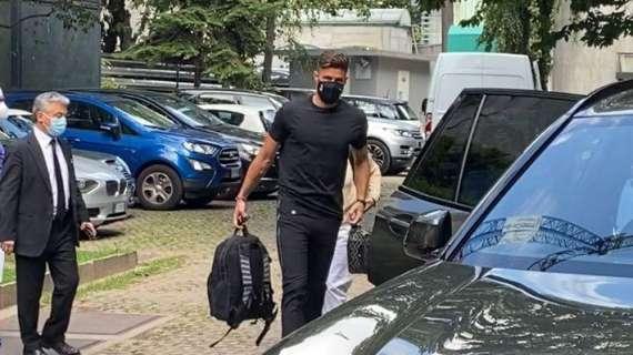 VIDEO MN - Milan, terminate le visite mediche di Giroud. Ora l'idoneità
