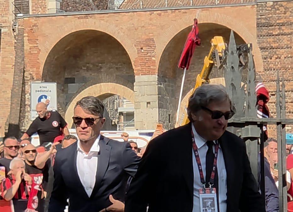 VIDEO MN - L'arrivo di Maldini e van Basten per l'ultimo saluto al Capitano Franco Baresi