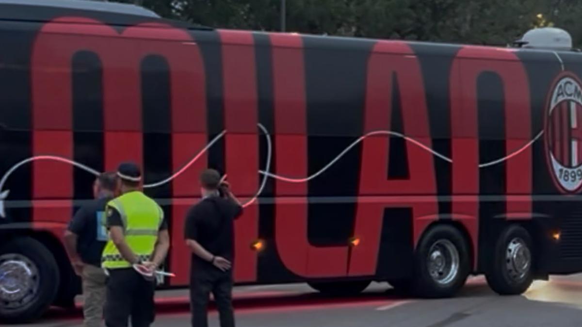 VIDEO MN - Il Milan è arrivato a San Siro per la partita contro il Benfica