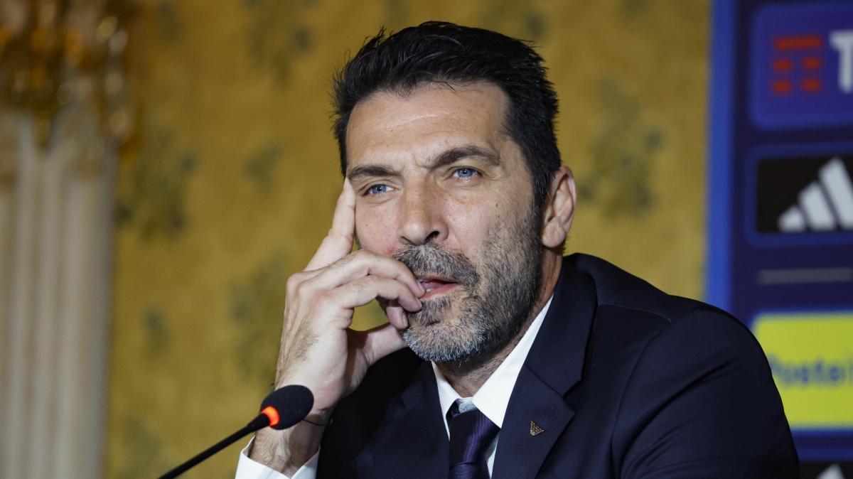 Buffon: "Niente stage per l'Italia? Più forti anche di questo"