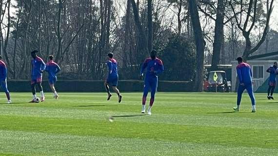 MN - Milan in campo per la rifinitura pre Rennes. Tomori e Kalulu in gruppo, c'è Bennacer