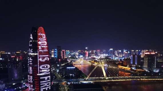 Pioli is on fire anche in Cina! Il grattacielo di Ningbo si colora di rossonero per Pioli
