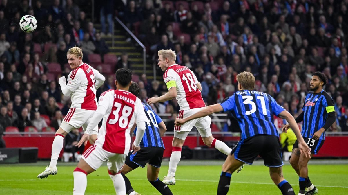 Con il Milan perde anche l'Atalanta: Sarri sconfitto 2-0 contro l'Ajax nel finale