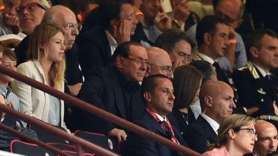 Gazzetta - Berlusconi ha deciso: per ora cederà solo una quota di minoranza del Milan (massimo il 35%). Barbara e Galliani confermati