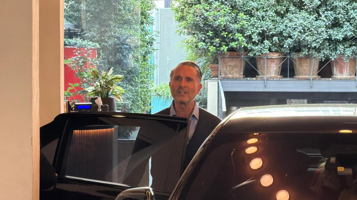 VIDEO MN - Cardinale all'uscita dall'hotel: "È stato un grande incontro"