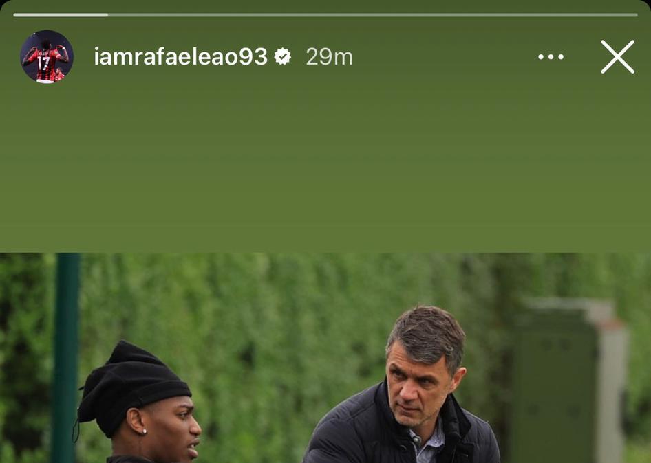 Leao, ultimo messaggio social da rossonero: posta due foto con Maldini e Ibrahimovic