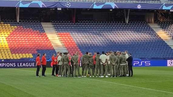 VIDEO MN - Champions League, Milan alla RedBull Arena per la pitch inspection