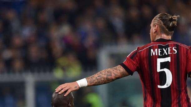 Milan, idee e trattative per i rinnovi di Mexes e De Jong