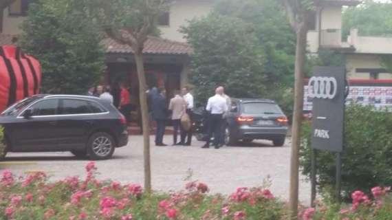 FOTO MN - Finita la riunione tra Mihajlovic e il suo staff