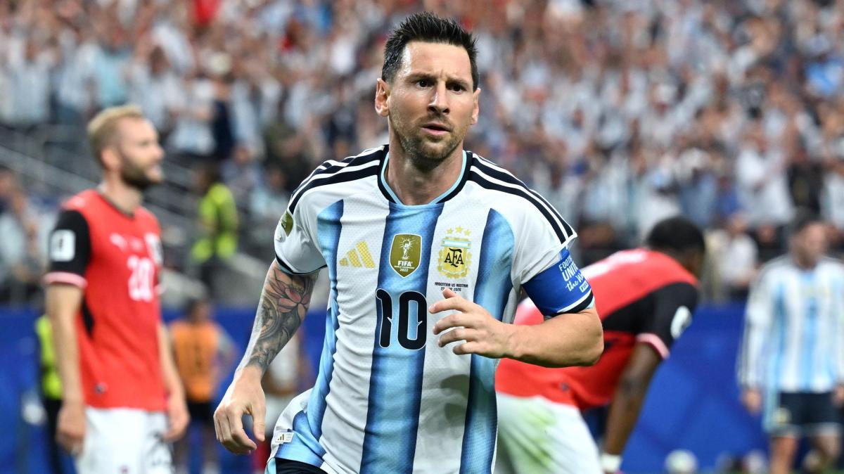 Ronaldo: "Messi? A 38 anni avevo concluso la carriera da quattro e pesavo 120 chili"