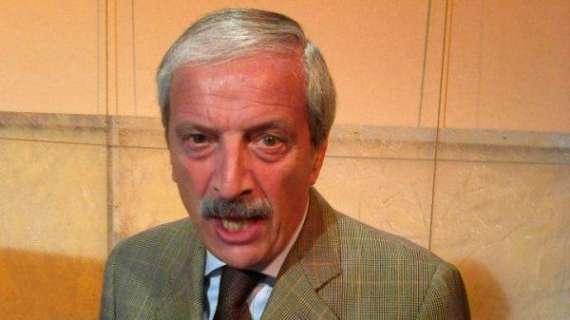 Metti un giorno a forte dei Marmi con il nuovo eroe (e mister) dei giovani rossoneri...