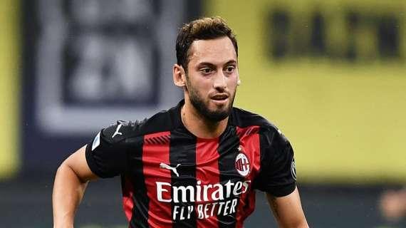 Calhanoglu fa i complimenti alla squadra: "Ottimo lavoro, ragazzi"