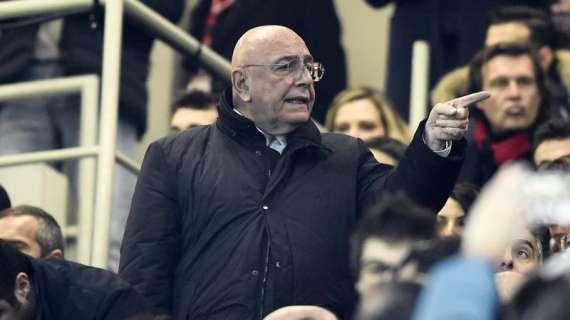 Gazzetta - L’acquisto di Orsolini, il rinnovo di Paletta e il premio vittoria per la Supercoppa: Galliani propone, ma serve sempre l’ok dei cinesi