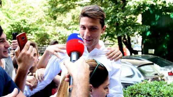 MN - Casa Milan, cori dei tifosi a favore di Caldara, Higuain e Gattuso. Insulti a Bonucci