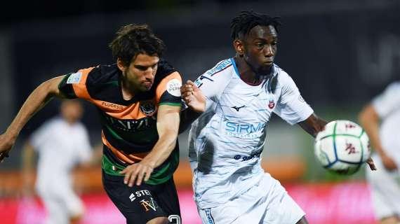 Ascoli, fatta per l’attaccante rossonero Frank Tsadjout