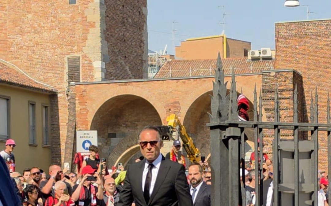 VIDEO MN - Cardinale e Scaroni al funerale di Baresi. I fischi di alcuni tifosi rossoneri
