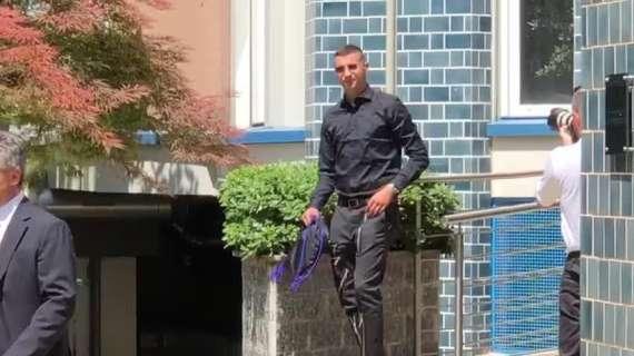 VIDEO MN - Milan, terminate le visite mediche di Krunic
