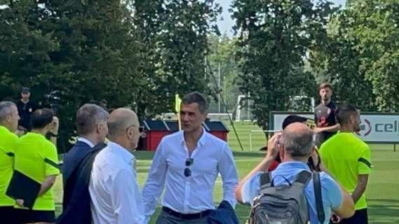 FOTO MN - Maldini, Massara e Gazidis stanno seguendo insieme il primo allenamento dei rossoneri