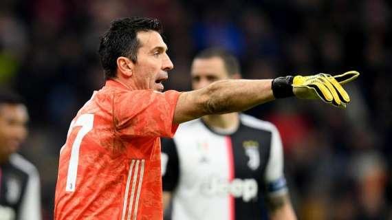 Milan-Juventus: Buffon con la maglia di Daniel Maldini