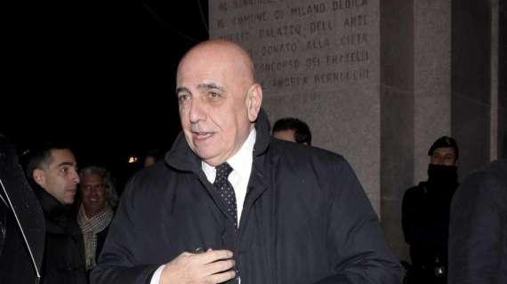 Galliani: "Guardiamo al secondo posto, non al terzo. Andrò in Brasile. Pato e Robinho vogliono andar via: trattative in corso"