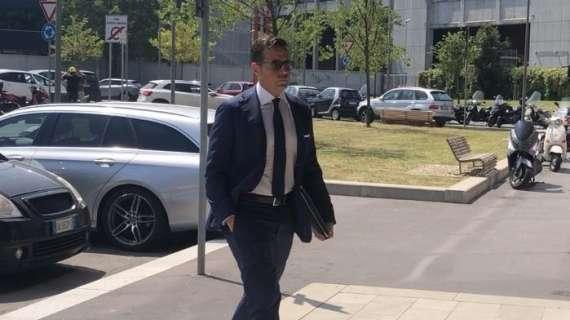 Milan, Lucci e Serginho da poco arrivati in sede per discutere il futuro di Suso
