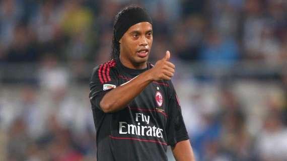 Gazzetta - Ronaldinho: “Milan, quanto manca Berlusconi. Diamo tempo a Montella. Ritorno di Ancelotti? In prospettiva sarebbe un colpaccio”