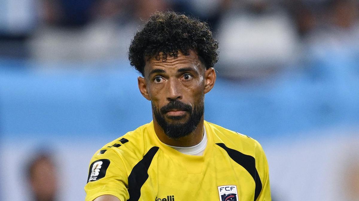 L'eroe del Mondiale Vozinha a 40 anni esordisce col Colo-Colo e fa clean sheet