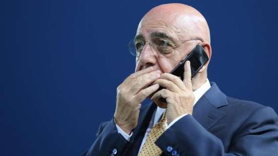 Tuttosport - Milan, incontri di mercato bloccati in attesa di sviluppi societari: ma Galliani osserva