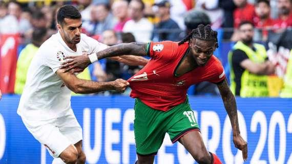 Il Portogallo travolge la Turchia e vince il girone con un turno d'anticipo. Leao esce al 45'