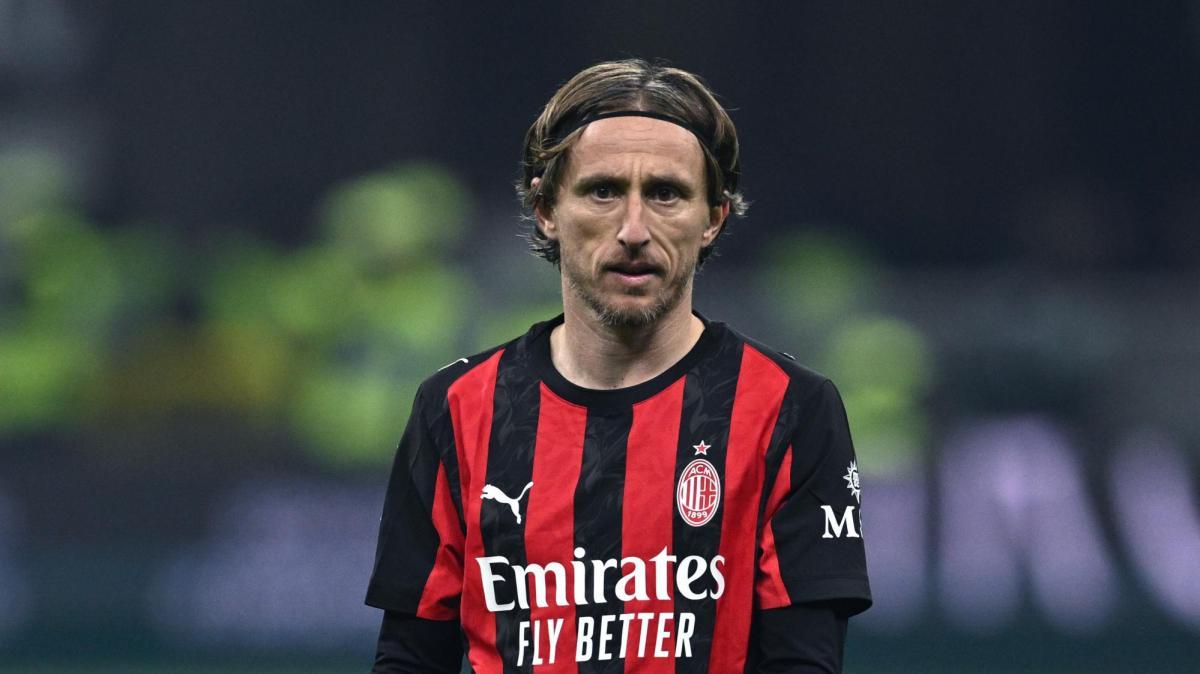 LIVE MN - Verso Napoli-Milan: ecco le ufficiali, Leao in tribuna