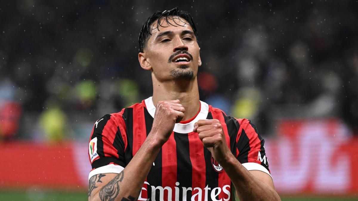 Reijnders premiato come miglior centrocampista della scorsa Serie A assieme a McTominay e Barella