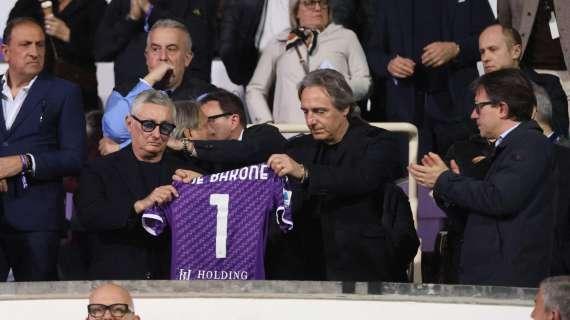 L'Atalanta come il Milan: fiori in tribuna a Firenze per omaggiare Barone