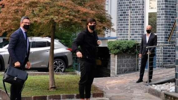 Tonali: la firma e l’emozione di vestire la maglia del “suo” Milan