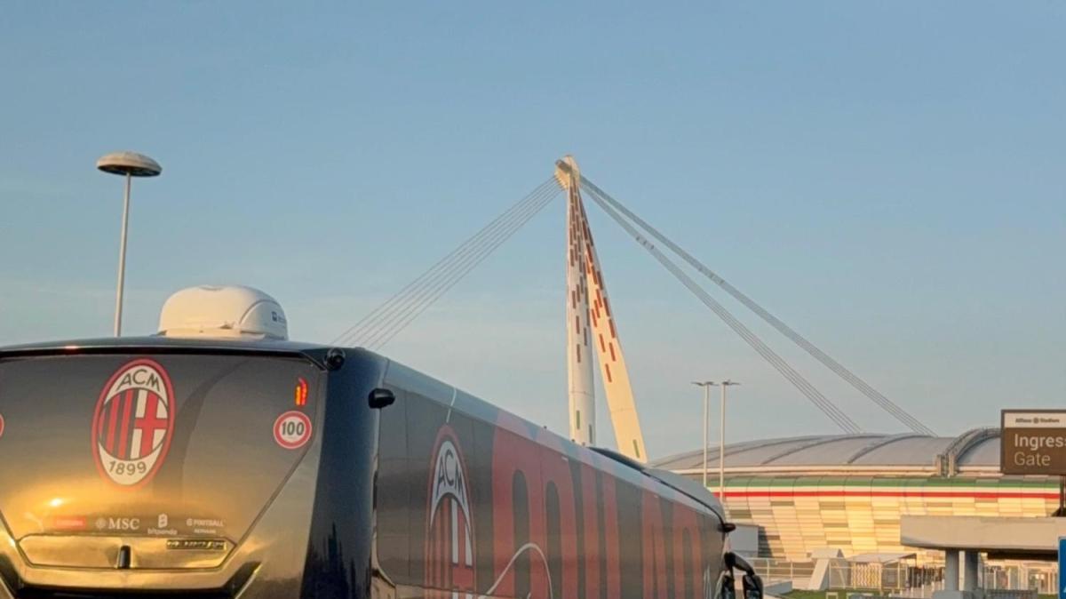 VIDEO MN - Il Milan è arrivato all'Allianz Stadium di Torino
