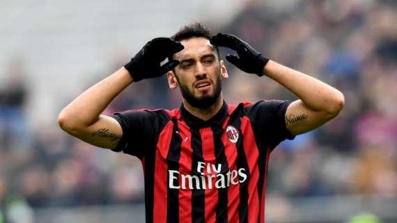 Tuttosport - Milan, Calhanoglu è un problema: il turco è uno dei punti interrogativi, ma stasera gioca